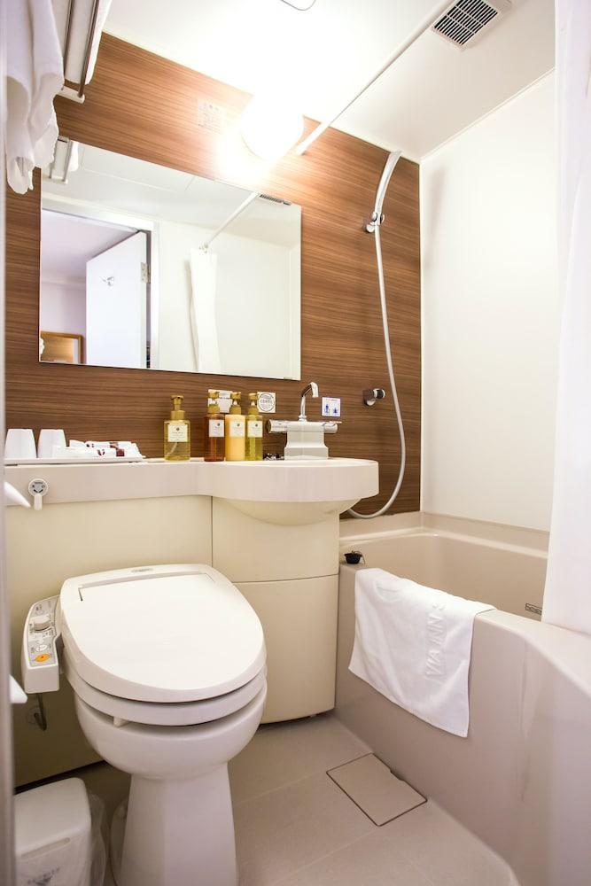 Via Inn Shin Osaka West Bagian luar foto