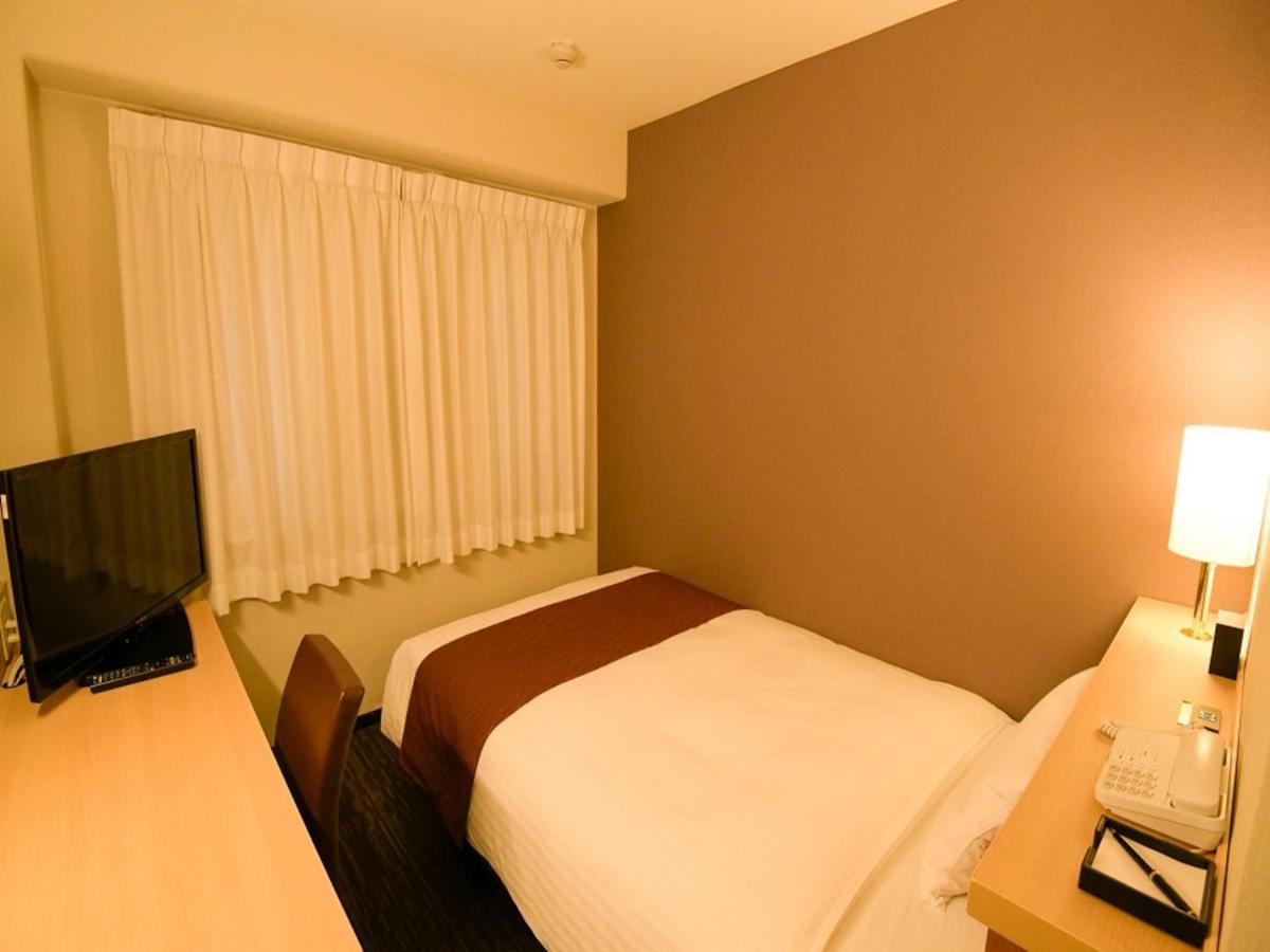 Via Inn Shin Osaka West Bagian luar foto