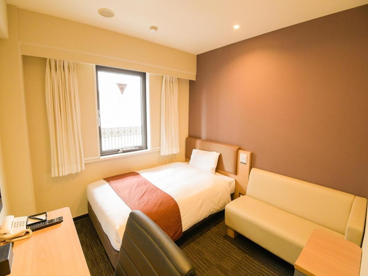 Via Inn Shin Osaka West Bagian luar foto