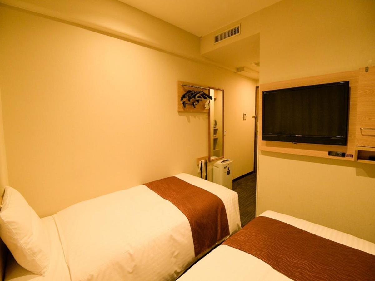 Via Inn Shin Osaka West Bagian luar foto