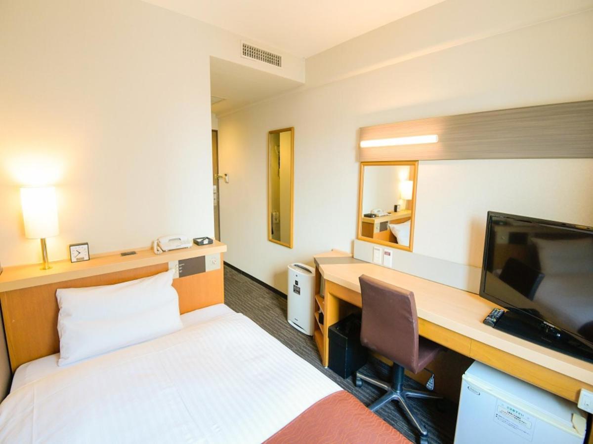 Via Inn Shin Osaka West Bagian luar foto