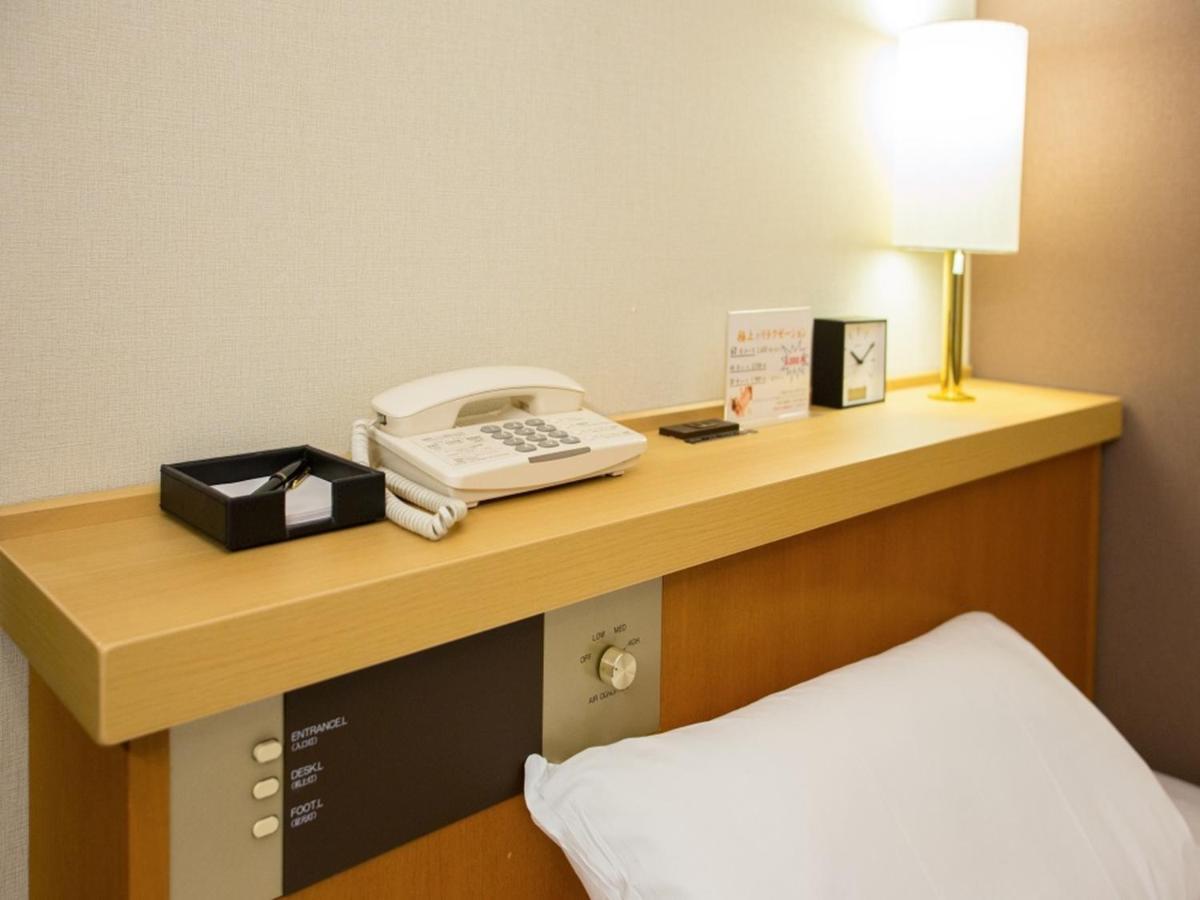 Via Inn Shin Osaka West Bagian luar foto