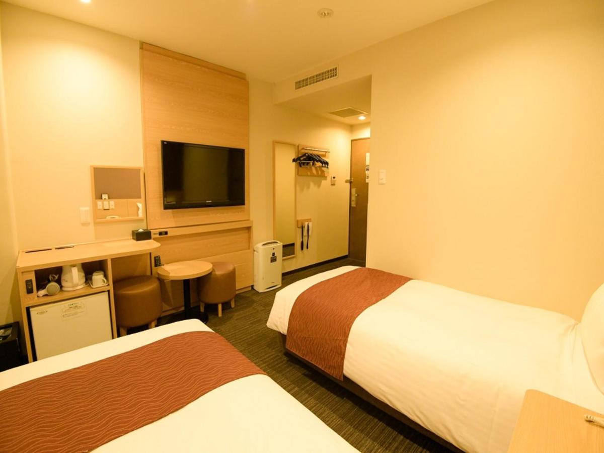Via Inn Shin Osaka West Bagian luar foto