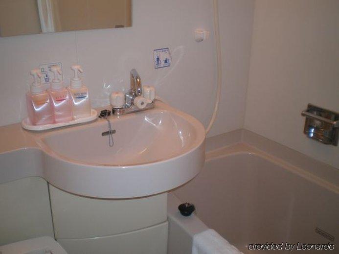 Via Inn Shin Osaka West Bagian luar foto