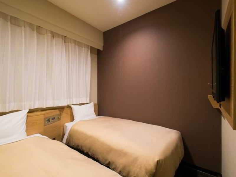 Via Inn Shin Osaka West Bagian luar foto